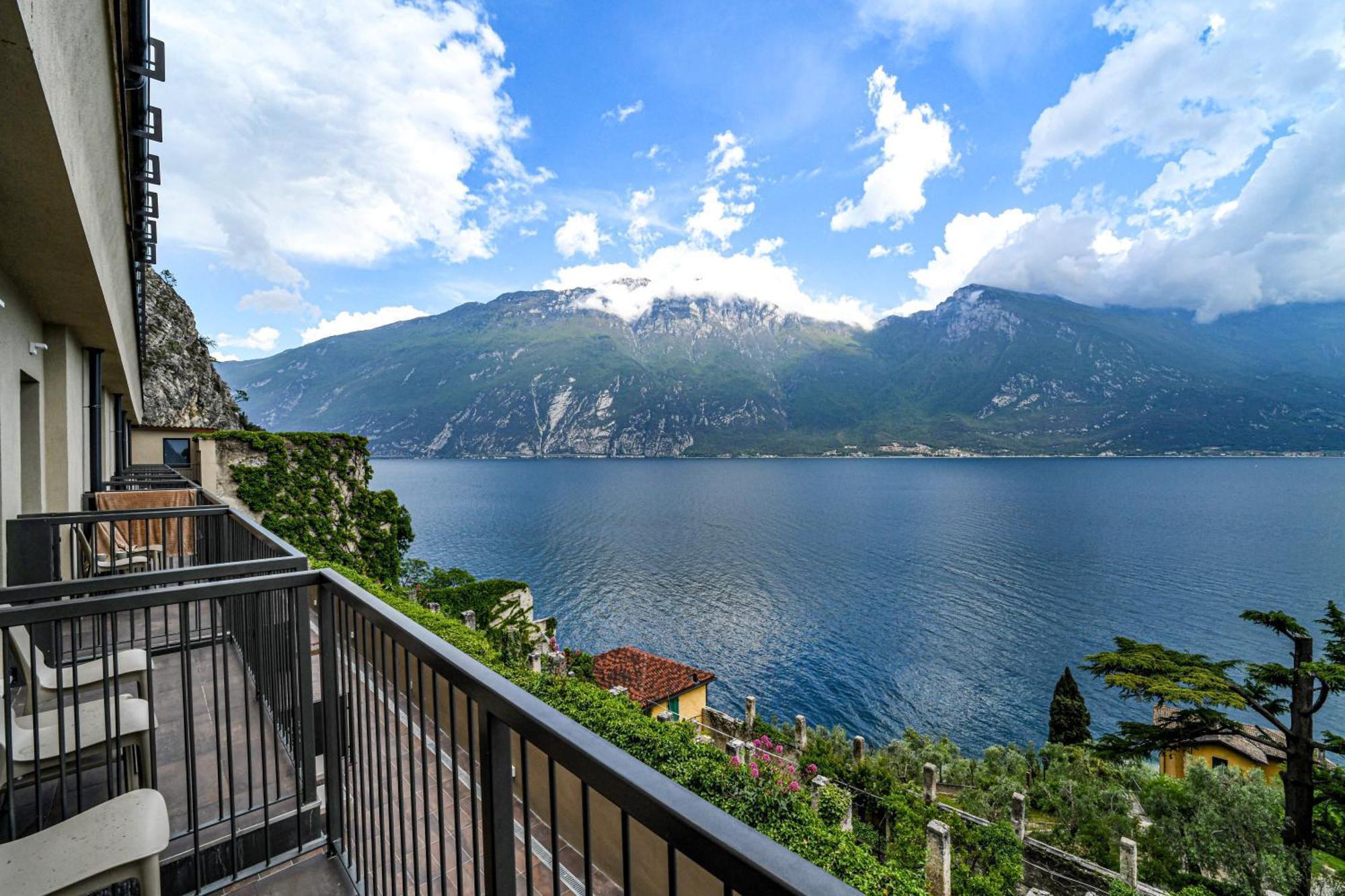 Hotel Villa Dirce Limone sul Garda Esterno foto