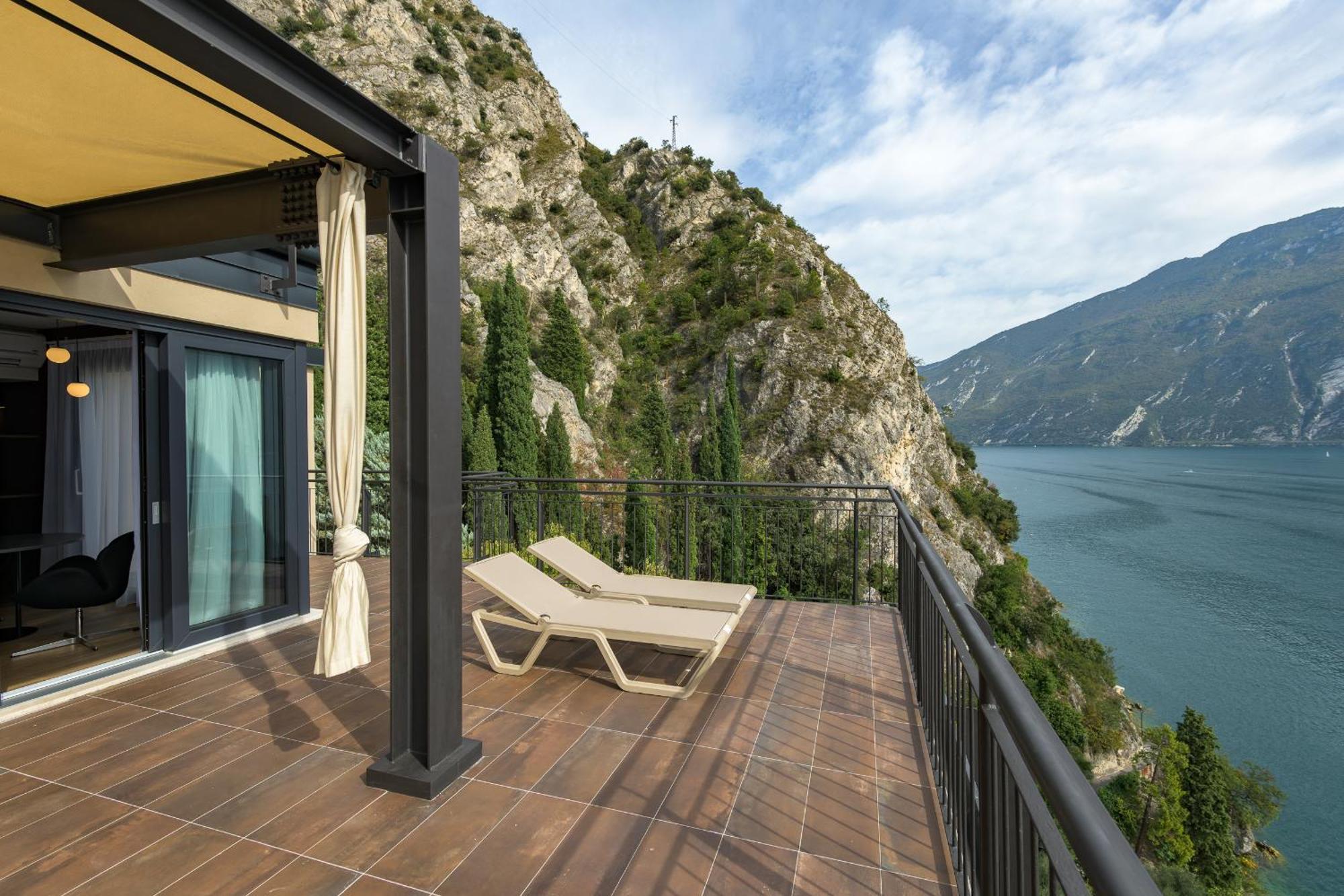 Hotel Villa Dirce Limone sul Garda Esterno foto