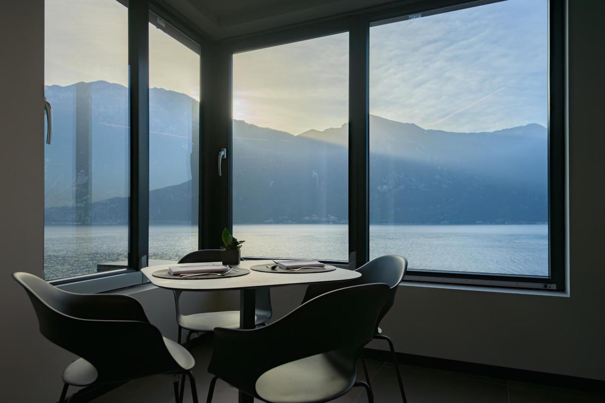 Hotel Villa Dirce Limone sul Garda Esterno foto