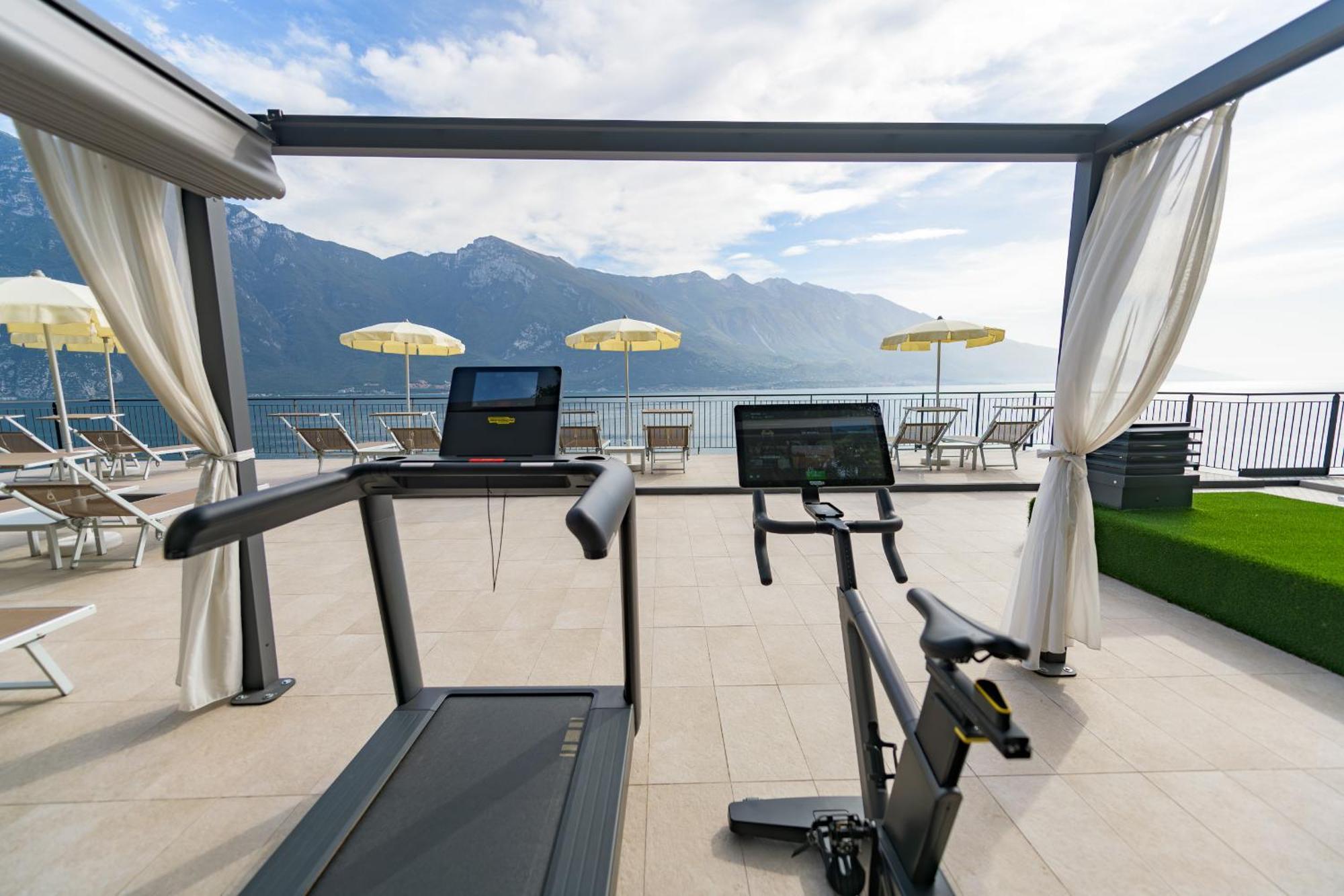 Hotel Villa Dirce Limone sul Garda Esterno foto