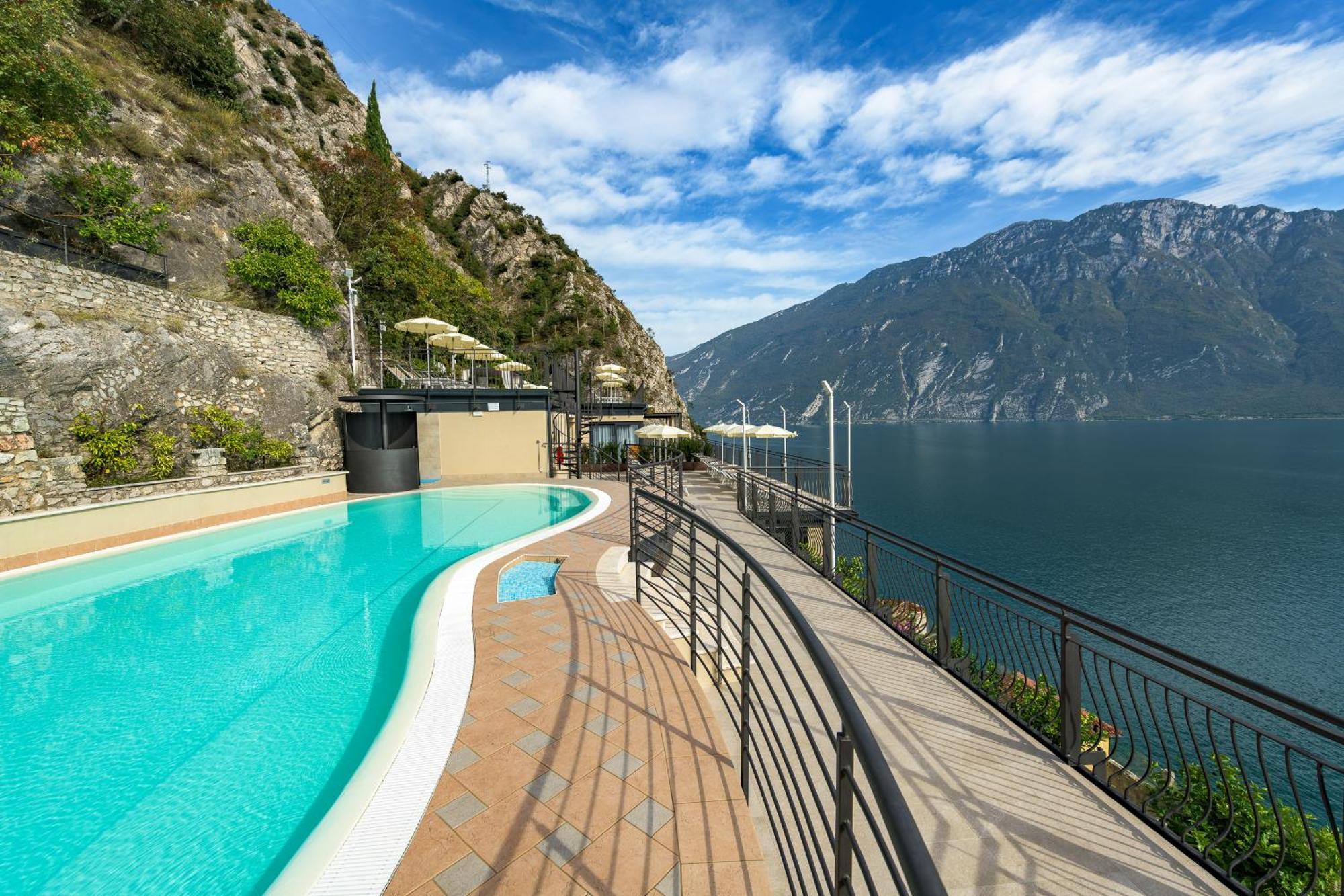 Hotel Villa Dirce Limone sul Garda Esterno foto
