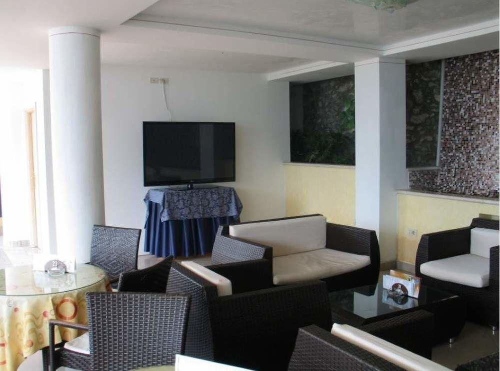 Hotel Villa Dirce Limone sul Garda Esterno foto