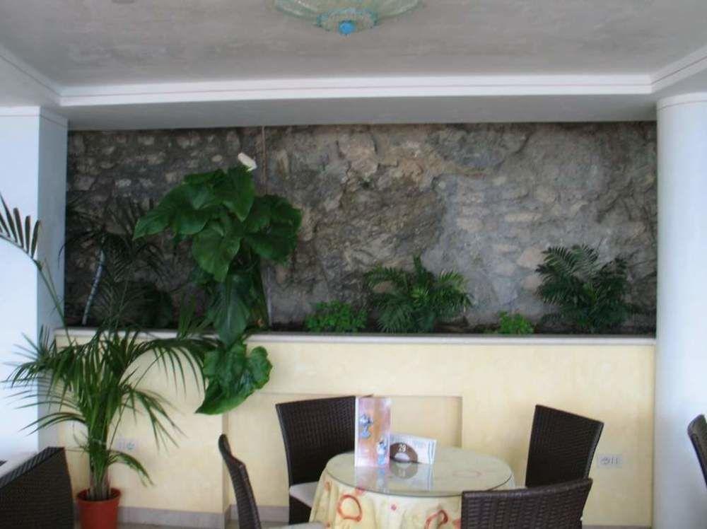 Hotel Villa Dirce Limone sul Garda Esterno foto