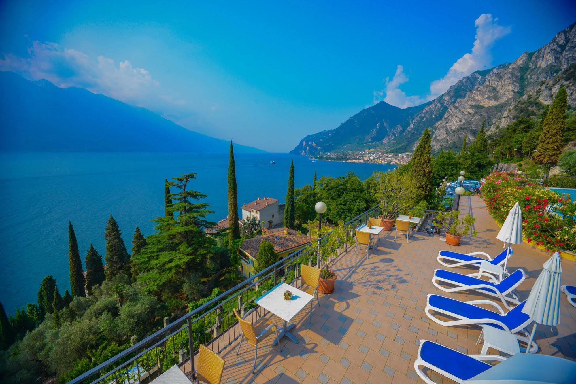 Hotel Villa Dirce Limone sul Garda Esterno foto